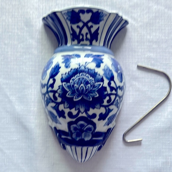 Other - WALL HANGING CERAMIC VASE